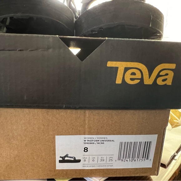 Teva ladies sandals - Picture 6 of 7